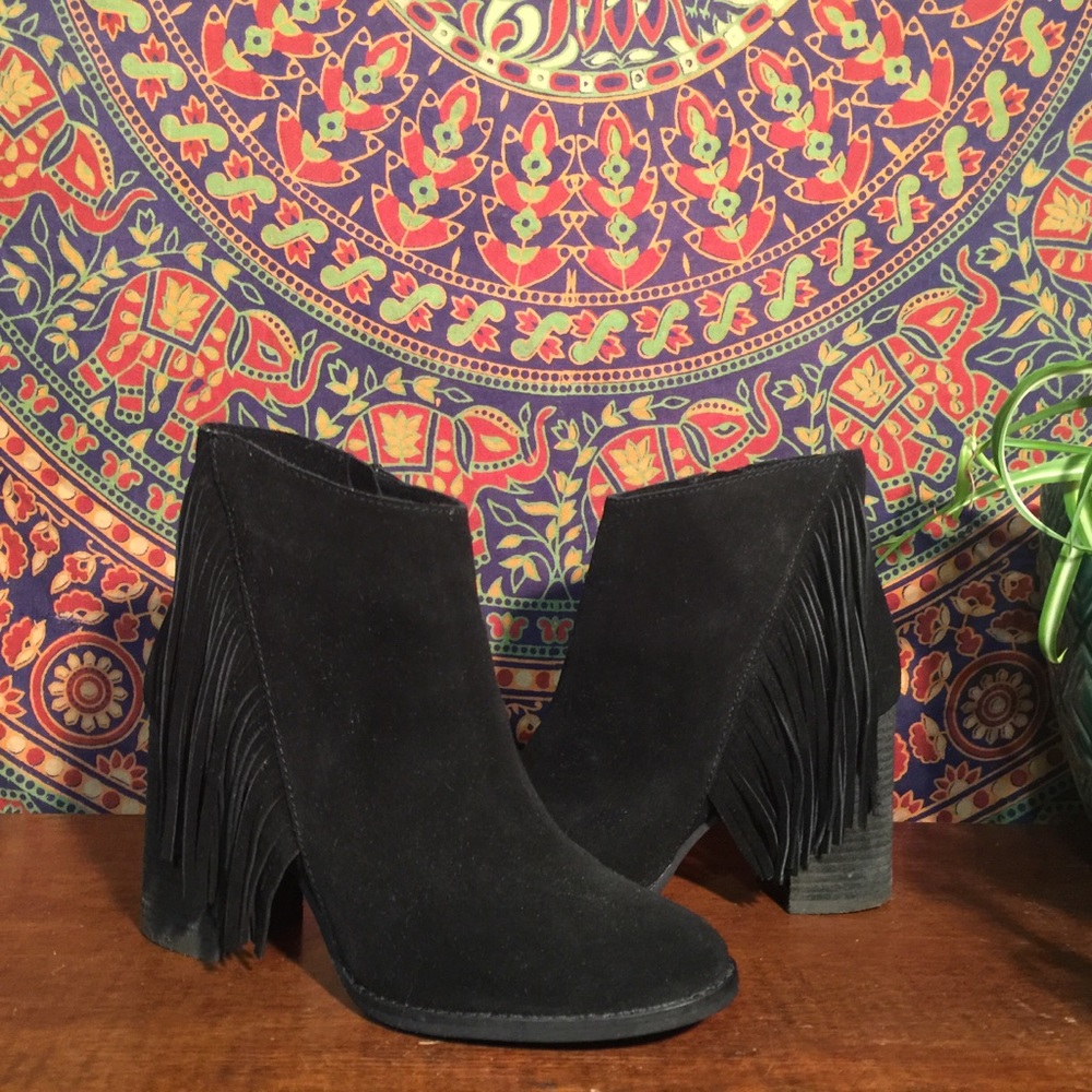 ARTURO CHIANG Fringe Booties